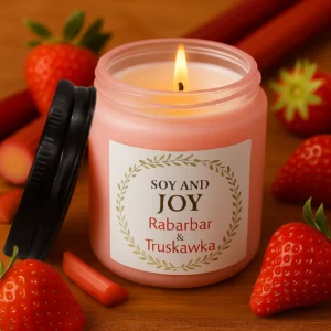 świeca sojowa truskawka rabarbar w szklanym różowym słoiczku z nakrętką